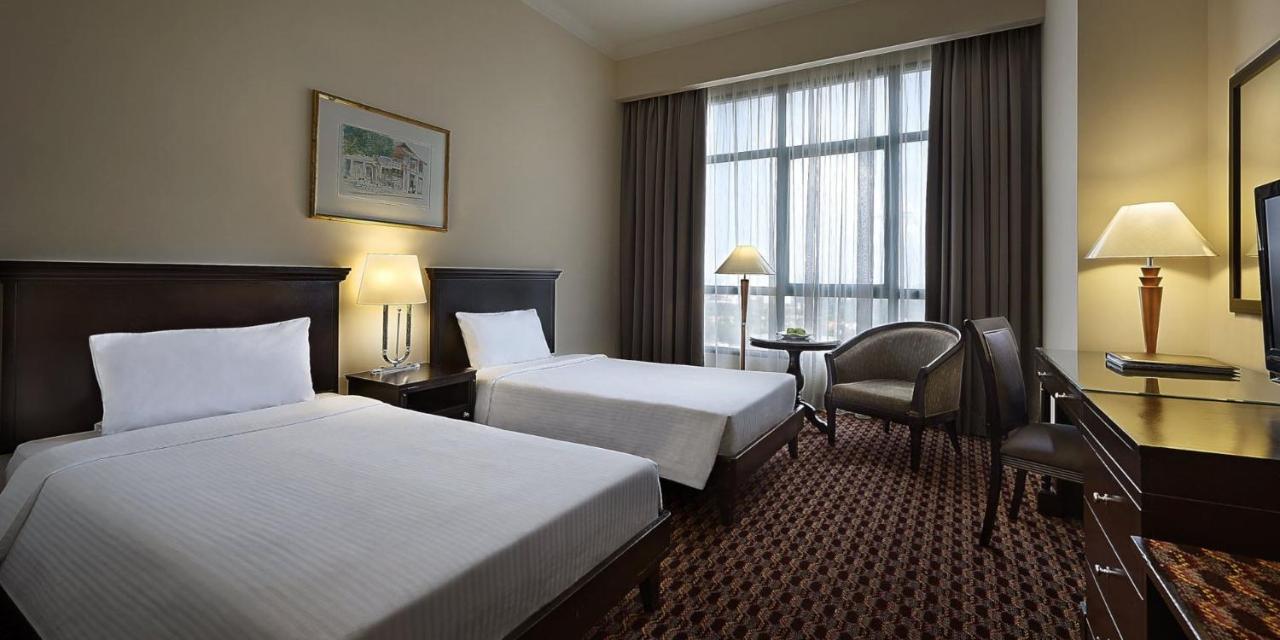 Hotel Berjaya Penang 4*